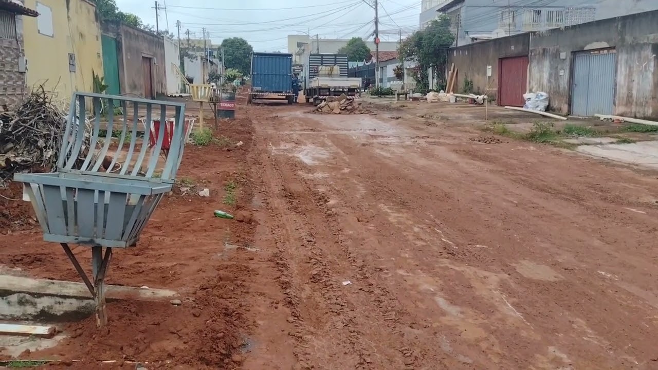 Achei legal o refeitório improvisado dos funcionários da obra #trabalhadores #obras #descanso 
