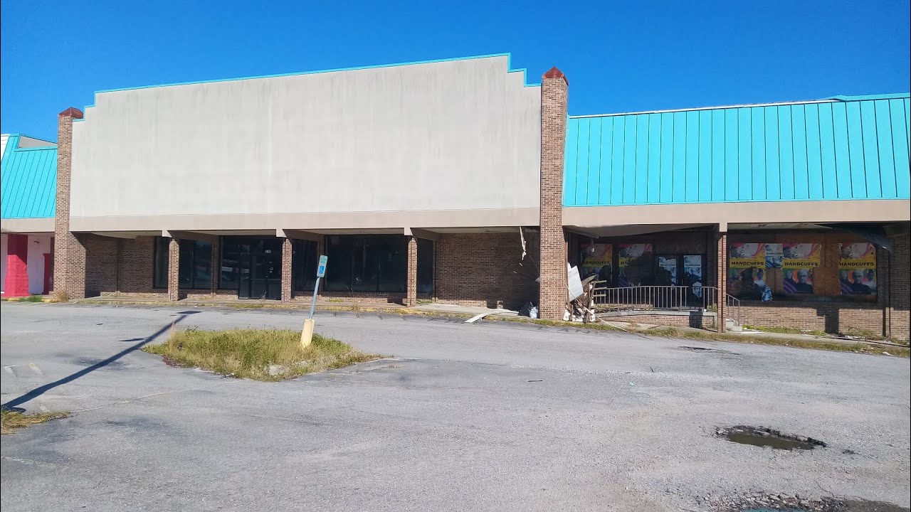 Abandoned WINN DIXIE Grocery Store!!! Columbia, South Carolina