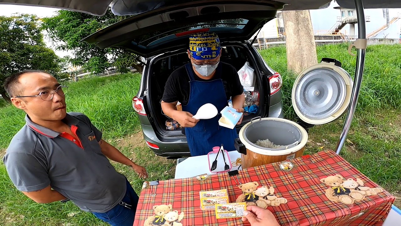 『J Y』便當系列之 高雄大社三中路上的 新加坡式美食 60元海南雞飯 加辣淋超濕🌤️😆😋🛣️🚚🍱🥢😘👨&zwj;👧&zwj;👦🥰😍😎💪👍🇹🇼🇹🇼🇹🇼