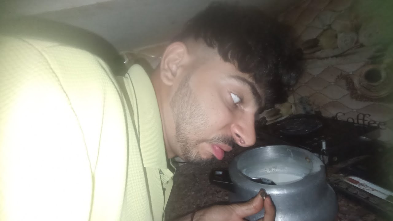 7 बजे से 9:30 बजे तक kitchen का काम और ये आखिर ये नट भी डल गया 😂