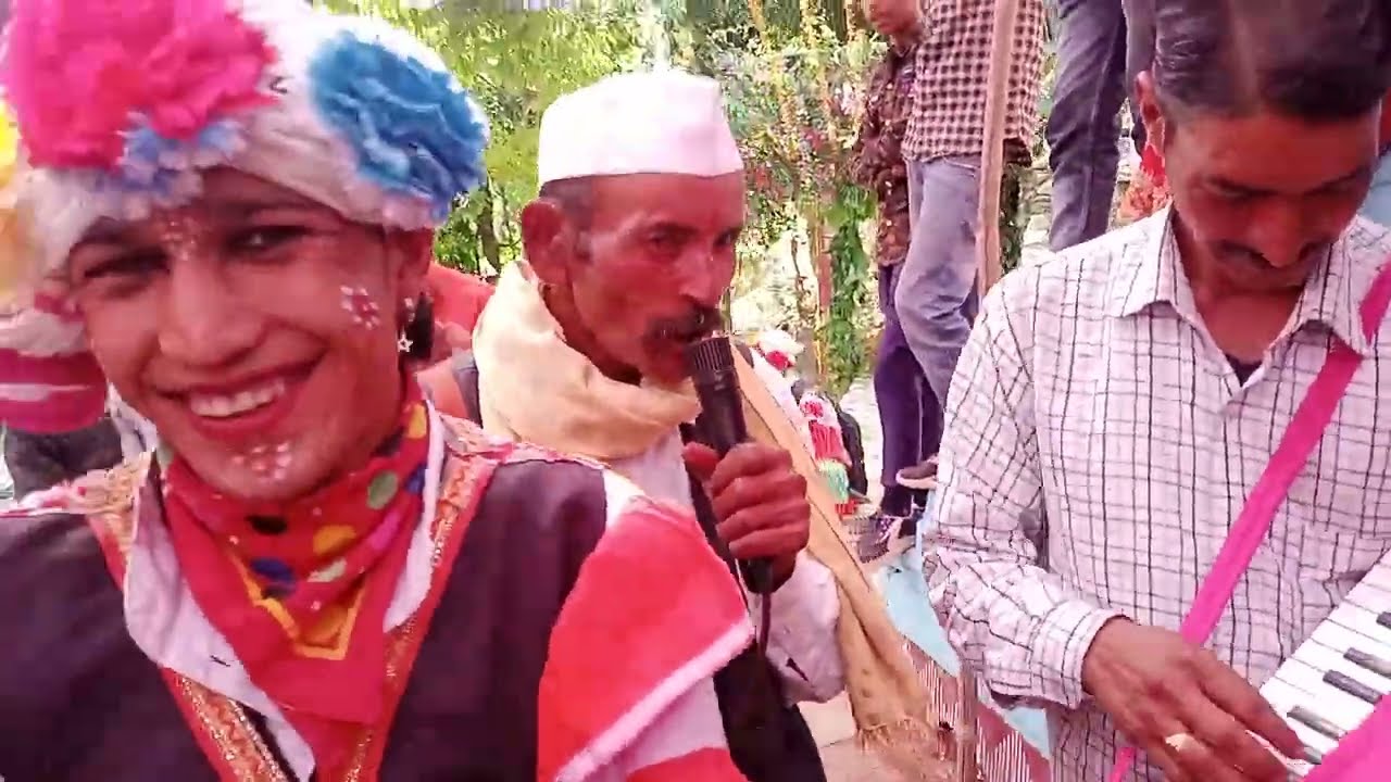 पहाड़ी लड़को का कमाल का डांस