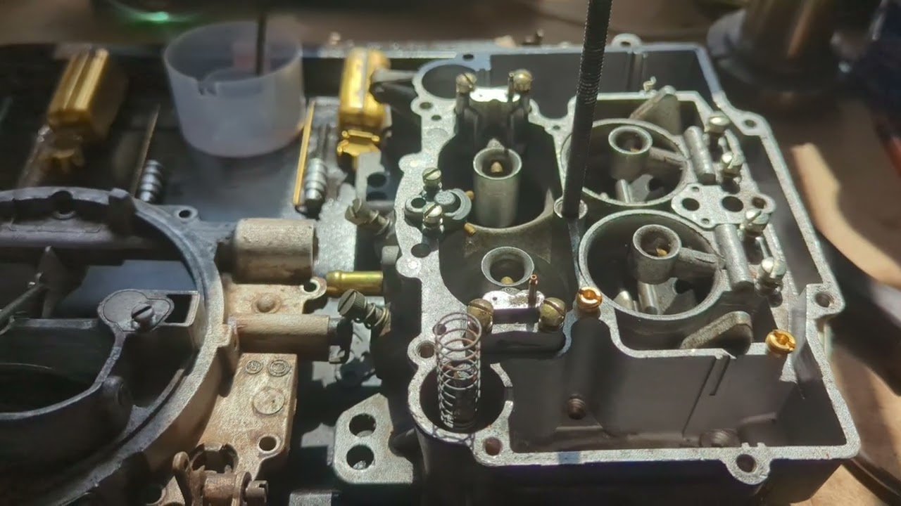 Disassembled Carter AFB Competition Series 750 CFM has toilet bowl jets!