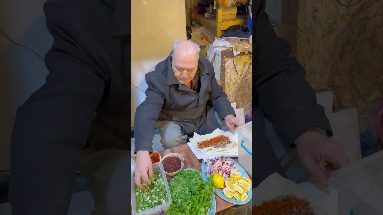 Şanlıurfa&rsquo;nın meşhur lolaz d&uuml;r&uuml;m&uuml; #youtubeshorts #food #streetfood #foodie #travel