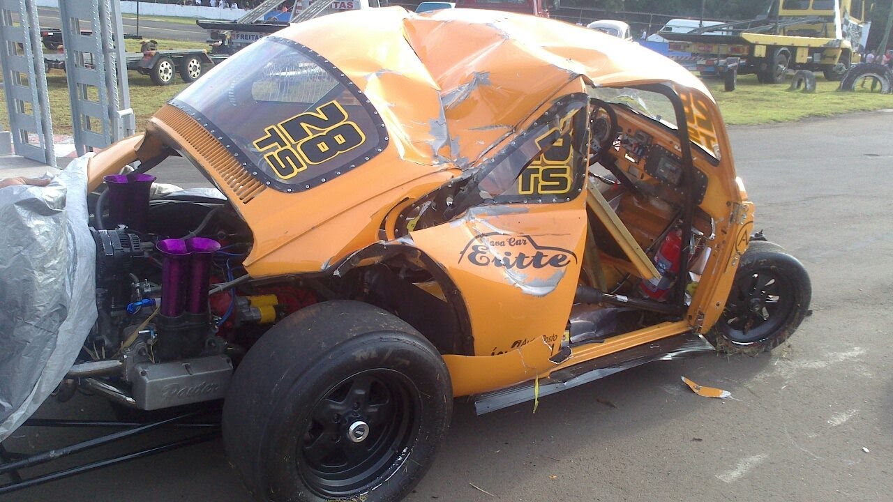 Acidente Fusca TS - Race Park Maring&aacute;