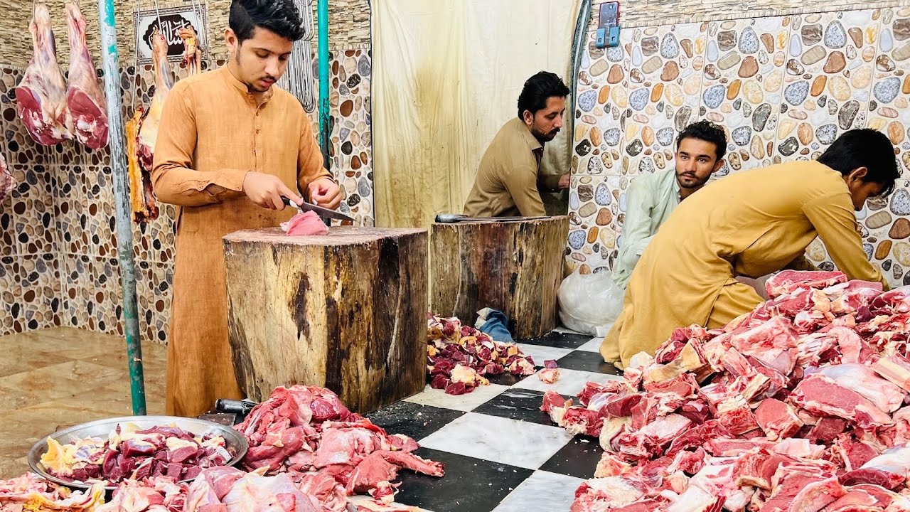 Famous Beef & mutton shop in Peshawar Pakistan | butcher cutting skill | Pakistani beef factory