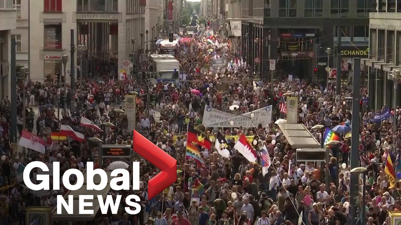 Coronavirus: Thousands protest against COVID-19 measures in Berlin