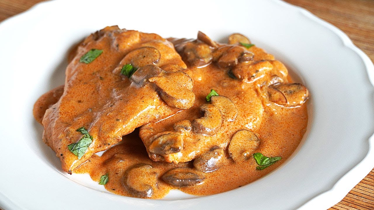 ¡JUGOSA Y CREMOSA! PECHUGA DE POLLO EN SALSA DE CHAMPIÑONES