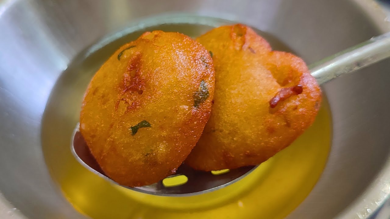 கோதுமை மாவு இருக்கா அப்போ உடனே பஞ்சு போல அப்பம் செஞ்சு குடுங்க / Spicy wheat appam Snack recipe