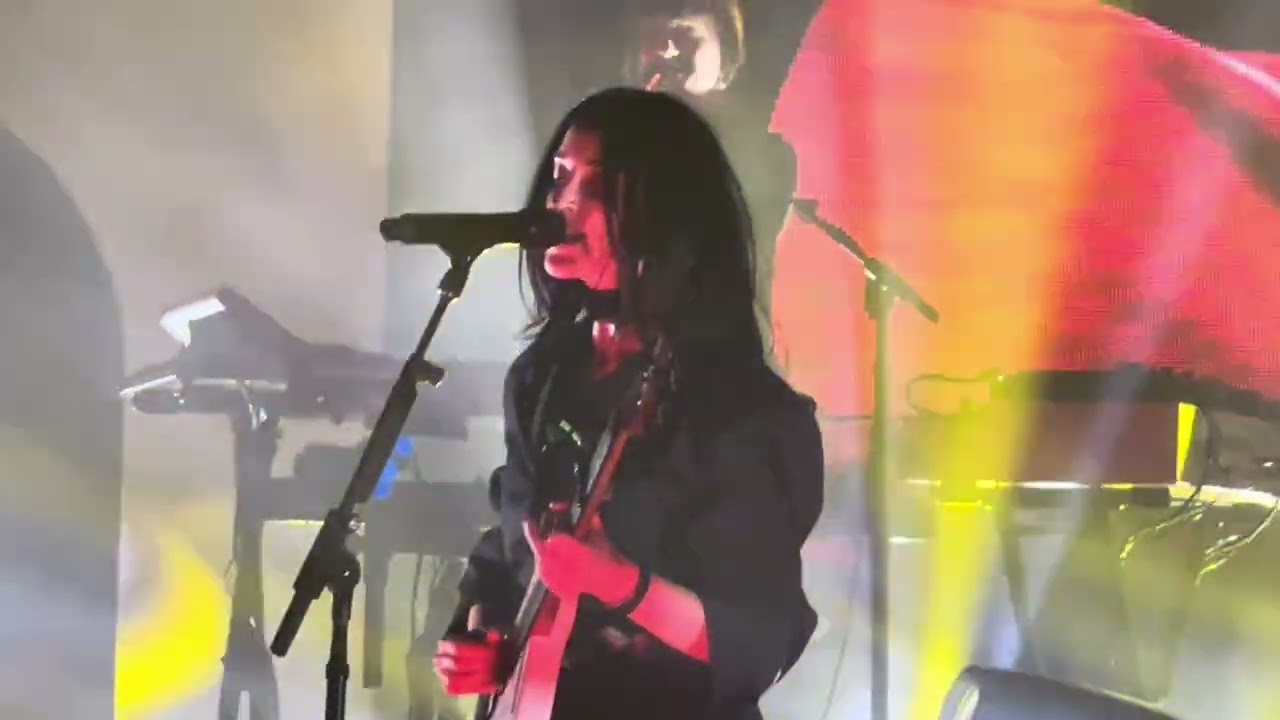 St. Vincent - Surgeon( First stage playing since 2017)  .Live. Ventura. CA. 22.05.2024