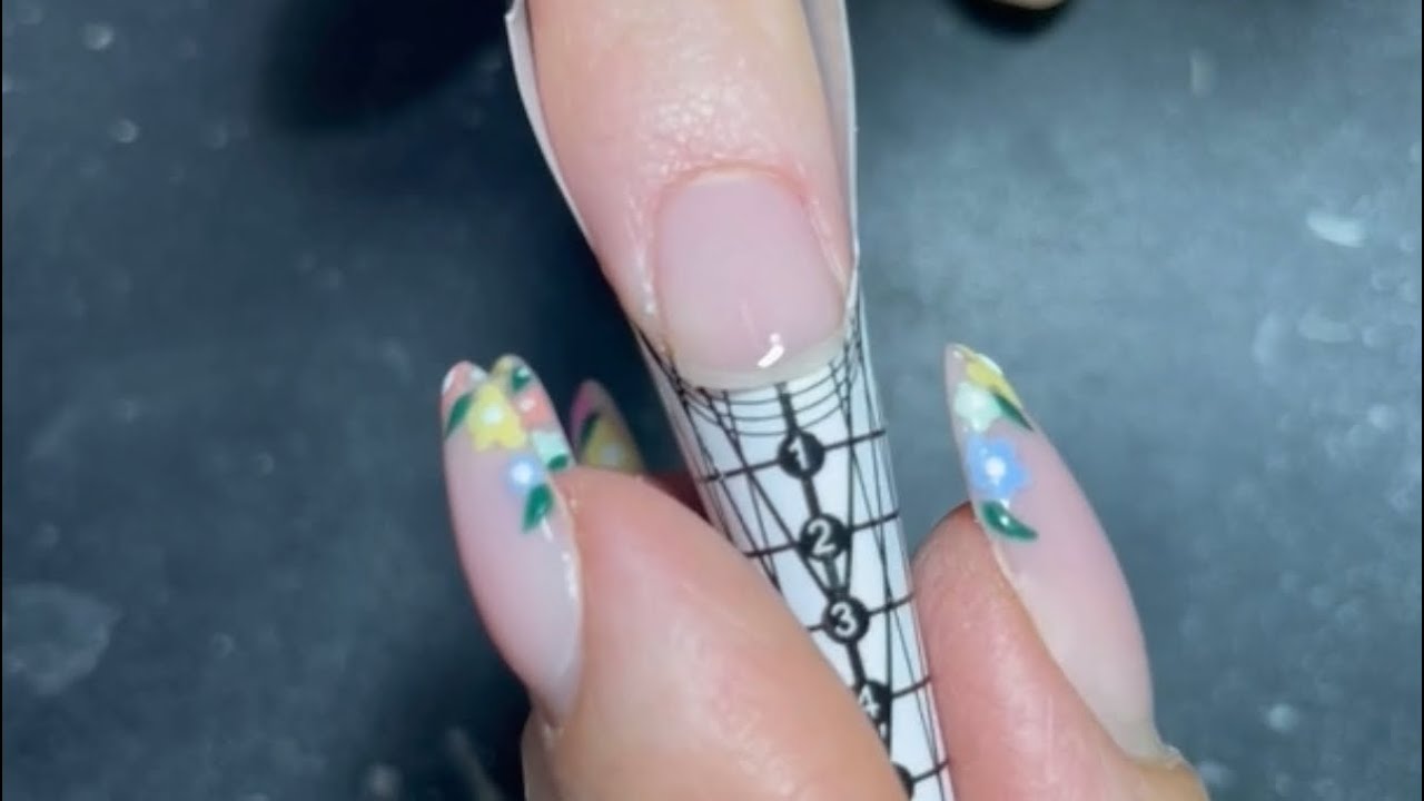 Zgjatimi i thonjve me leter ne kohe reale | thonj me xhel | nail extension using forms
