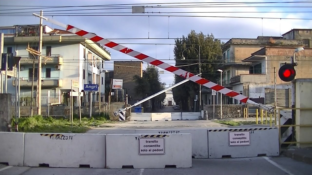 Spoorwegovergang Angri (I) // Railroad crossing // Passaggio a livello