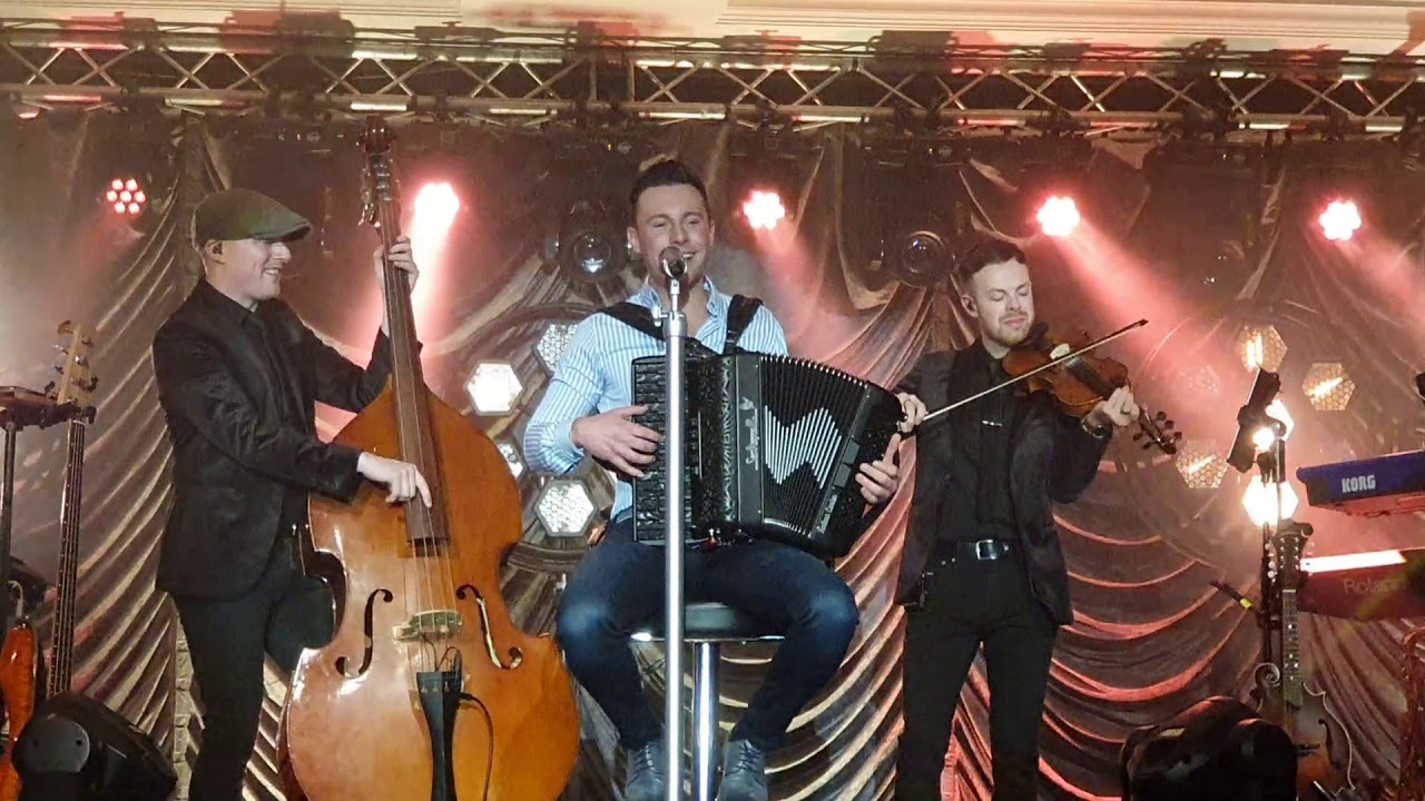 Nathan carter Medley live Omagh