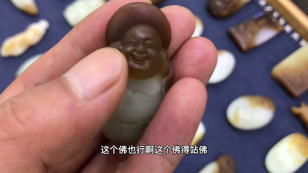 逛和田玉市场看看新疆和田玉且末料玉雕作品