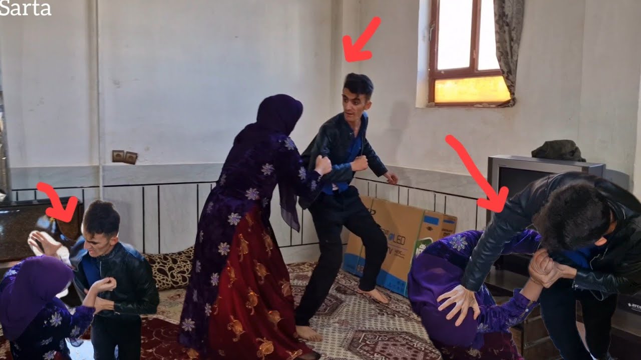 Hussein Asheq and bringing things for a single mother