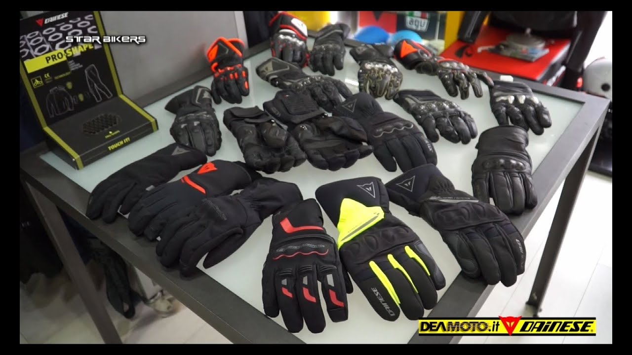 DEAMOTO DAINESE NAPOLI presenta GUANTI caratteristiche e specifiche