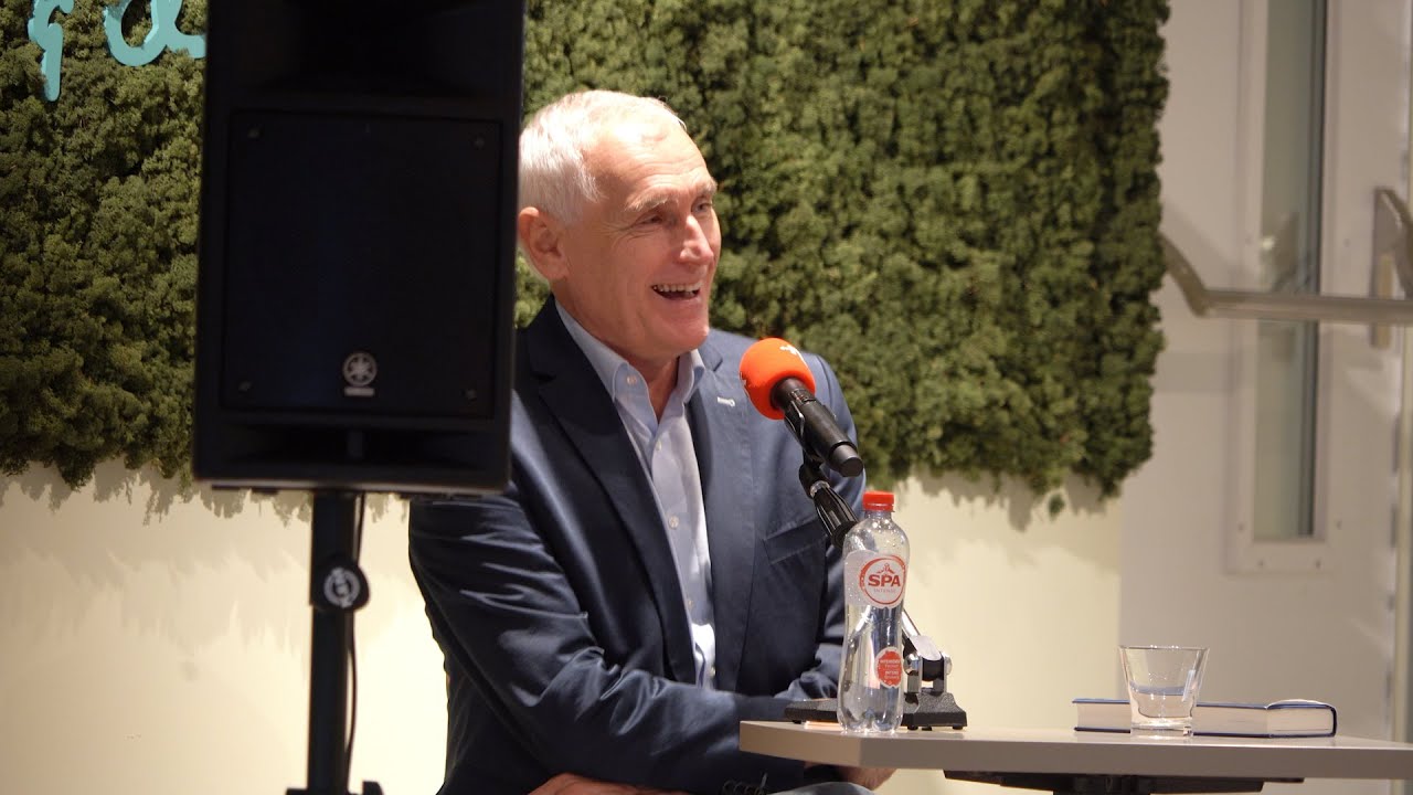Terugkijken: Talkshow van De Nuk met Arthur Japin