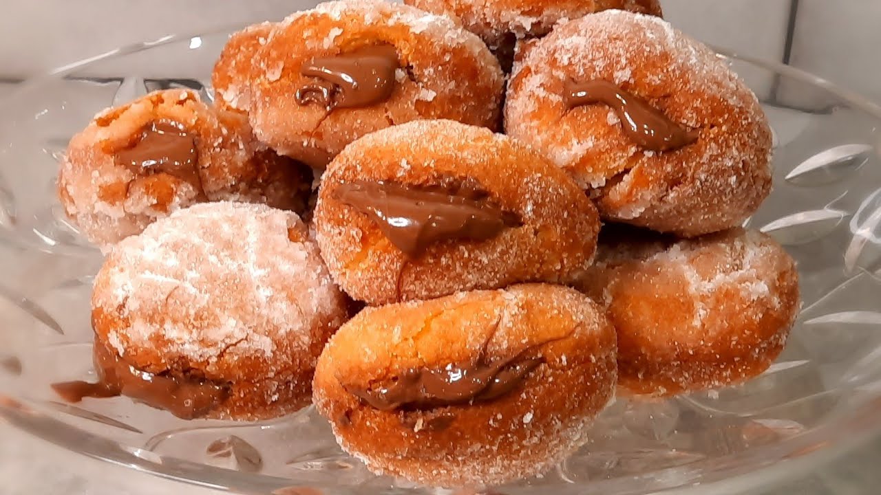 BOMBOLONI STUFFED WITH NUTELLA - ITALIAN DOUGHNUTS