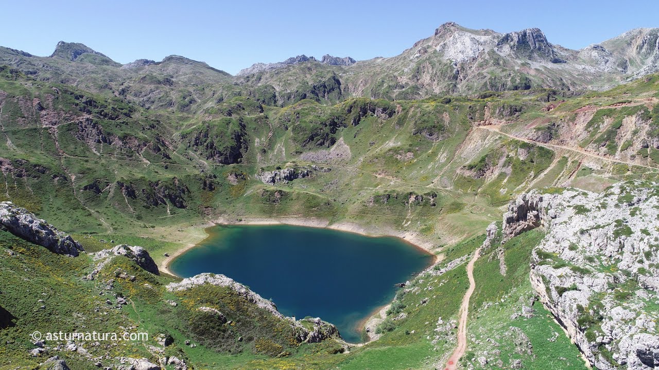 Lago de La Cueva. Somiedo