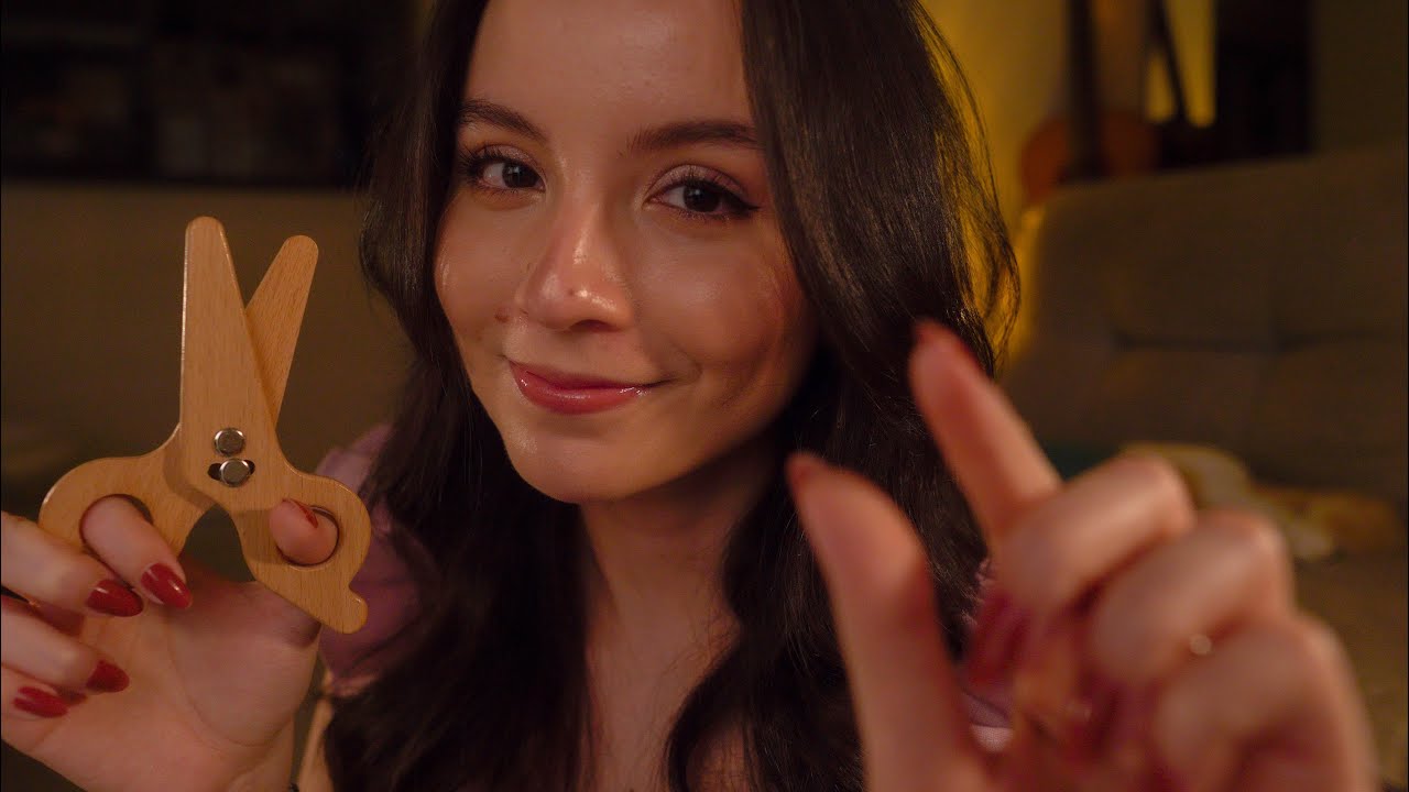 ASMR | para acalmar e dormir (tesoura, ambiente escuro, voz suave, sussurro)