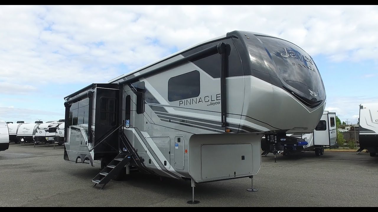 2026 Jayco Pinnacle 32RLTS BLADE RV CENTER