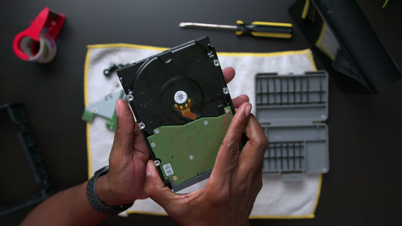 How To Shuck The Hard Drive From The Enclosure | WD easystore