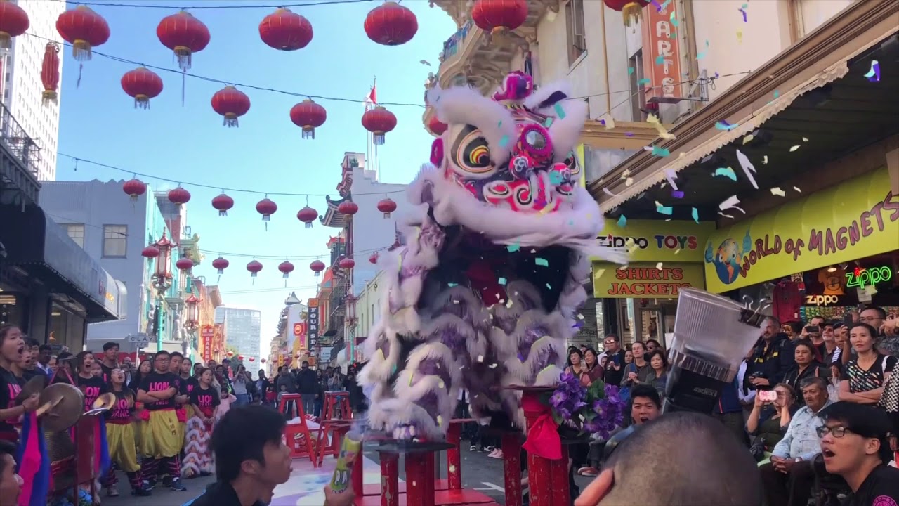 FEMALE LION DANCER: 16 YEAR OLD GIRL JUMPING JONG FOR THE FIRST TIME