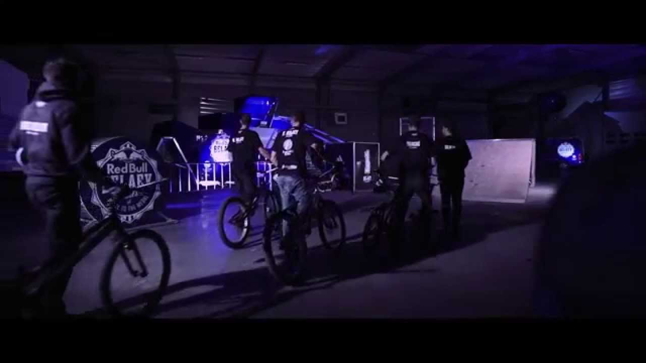 Pedal to the Medal, new show by Kenny Belaey