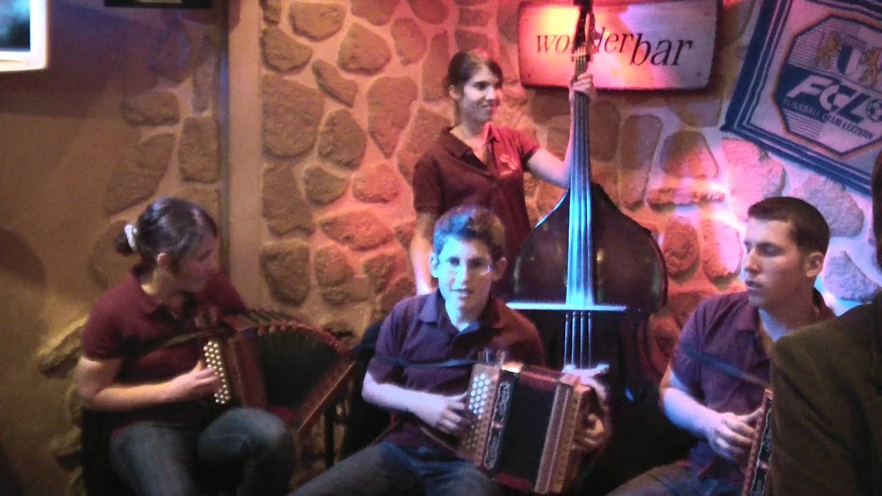 Schwyzerörgeliquartett Geschwister Koch live in tschuppi's wonderbar Luzern (6.Mai 2012)