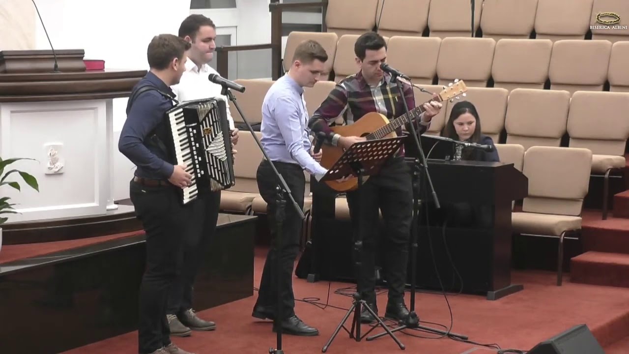 Grup Băieți Albini - Sfintii-n sărbătoare iti canta ne-ncetat