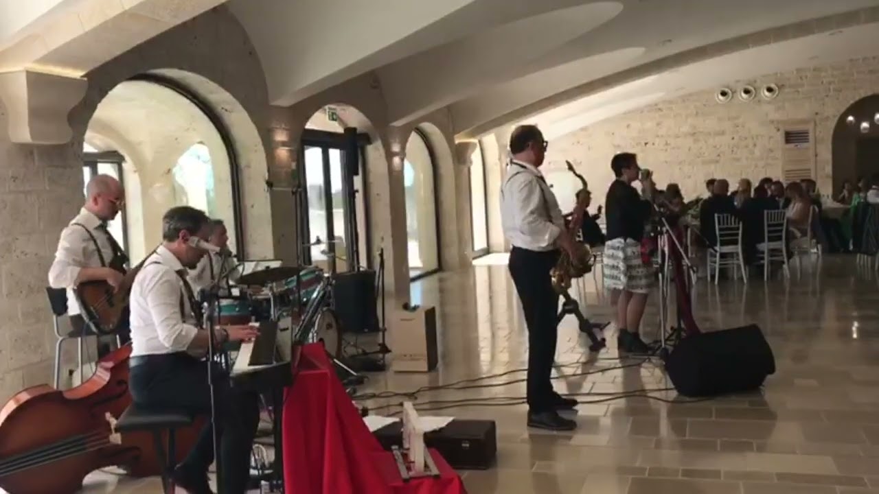 Shallow - Ultima Fermata Broadway - Masseria Bonelli
