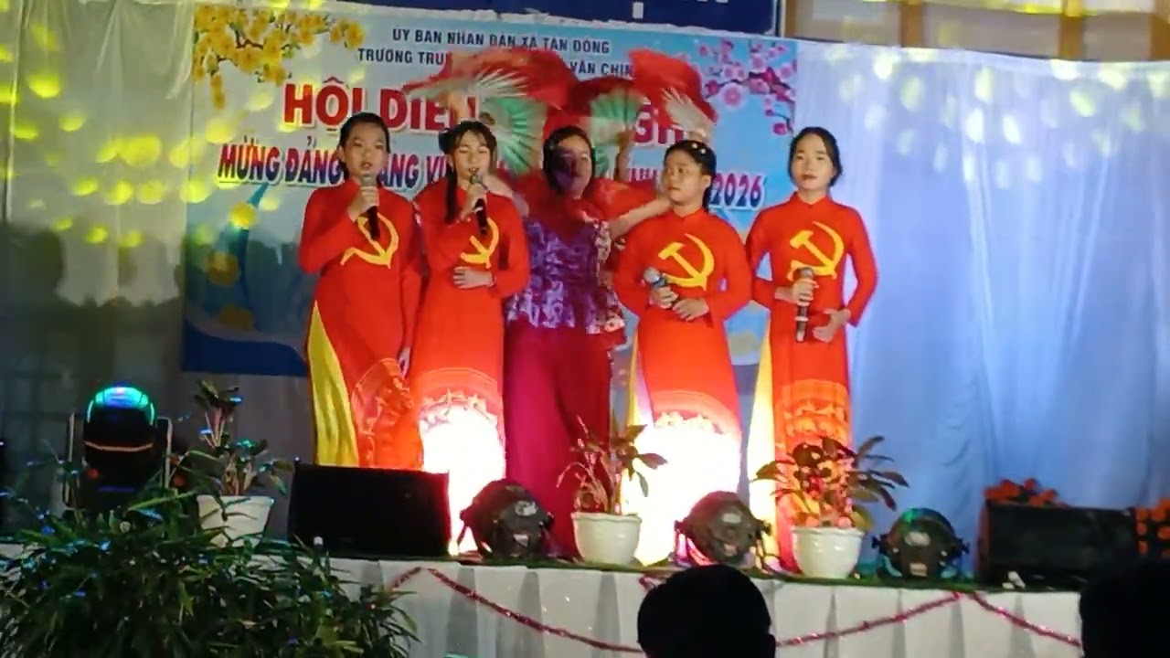 Nhã Khanh Hào Khí Việt Nam lớp 7.4 năm 2025 2026