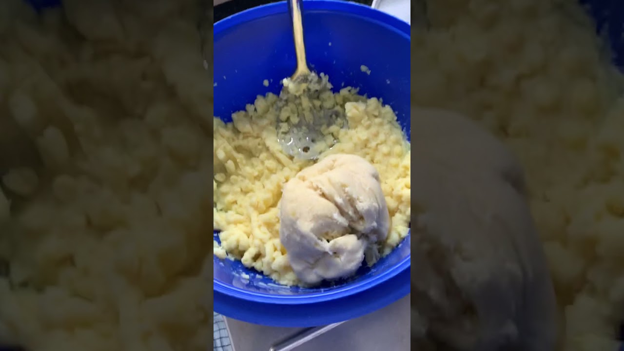 Einfache K&uuml;che mit Detlef - Kl&ouml;&szlig;e halb und halb