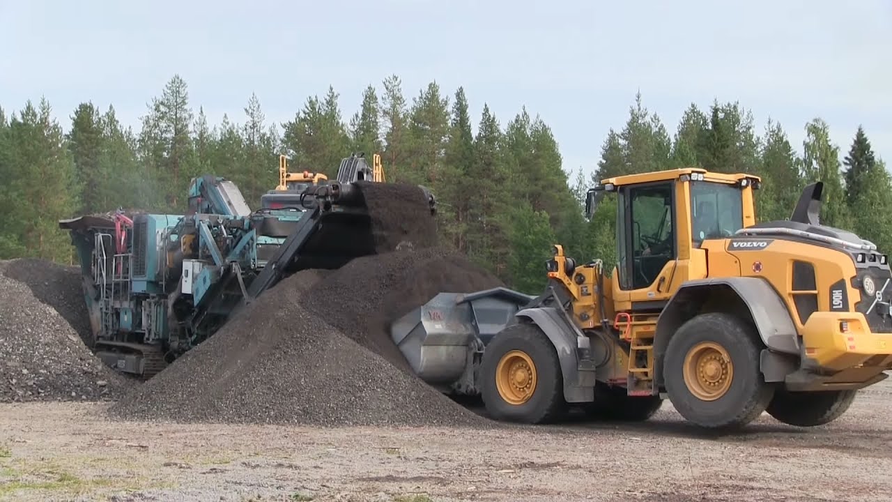 L90H 2.0 | EC250EL | Powerscreen XH 320SR | Asphalt Crushing/Screening
