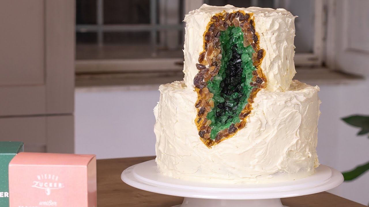 Rezept: Edelsteintorte - Geode Cake mit Wiener Zucker