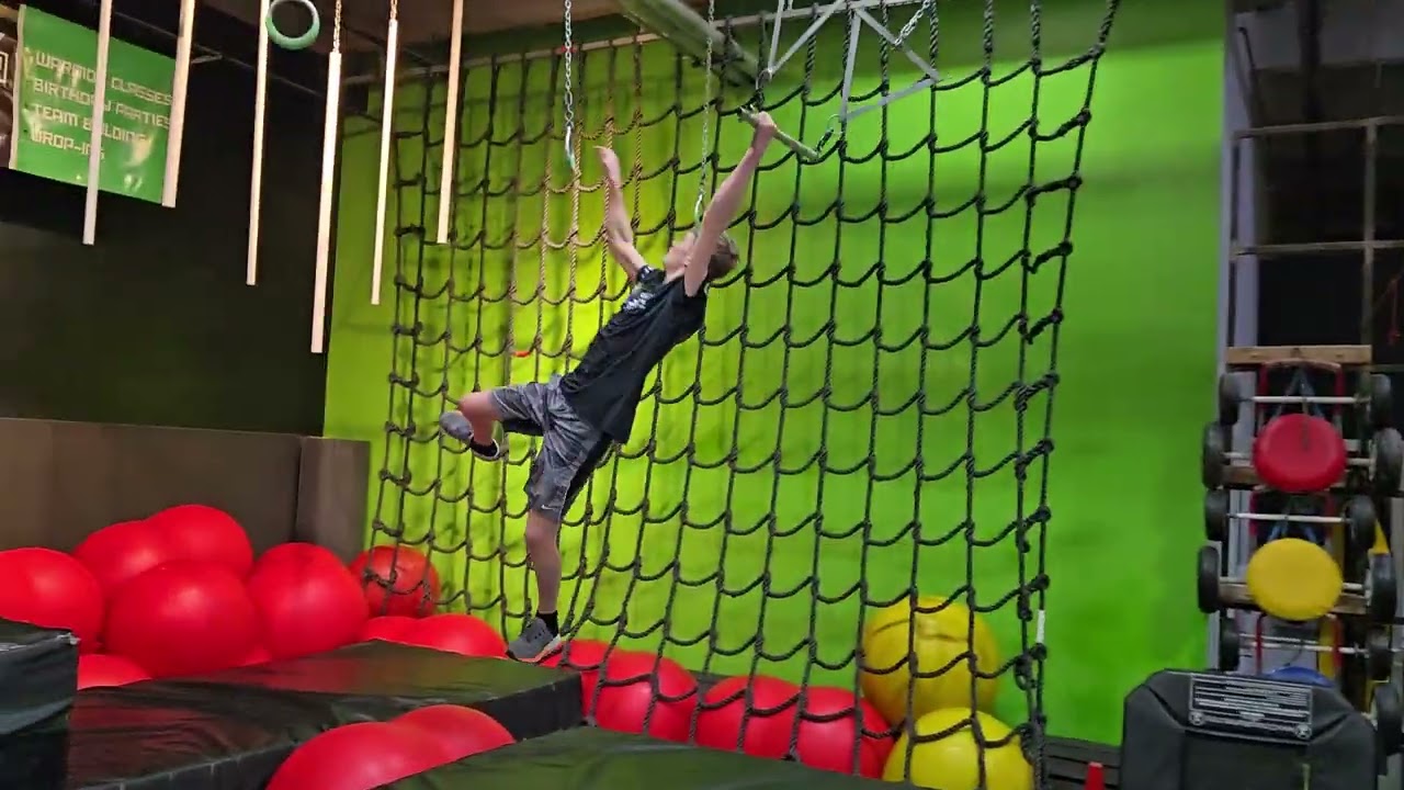 Trapeze to Trapeze lache and Wall land