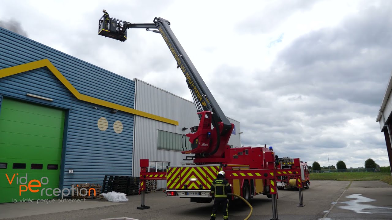 Feu dans un bâtiment industriel à Rumersheim-le-Haut - Drone caméra thermique