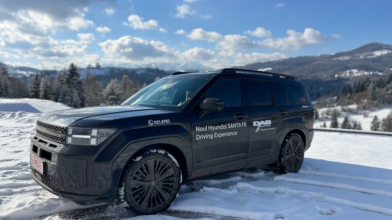 Hyundai Santa Fe 2025:  îți sterilizează biberoanele și îți organizează haosul!