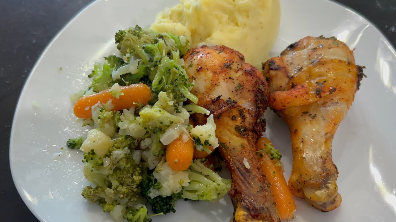 Que Cocino Hoy ? Muslos de Pollo al horno ,Papas Majadas y Vegetales al Vapor