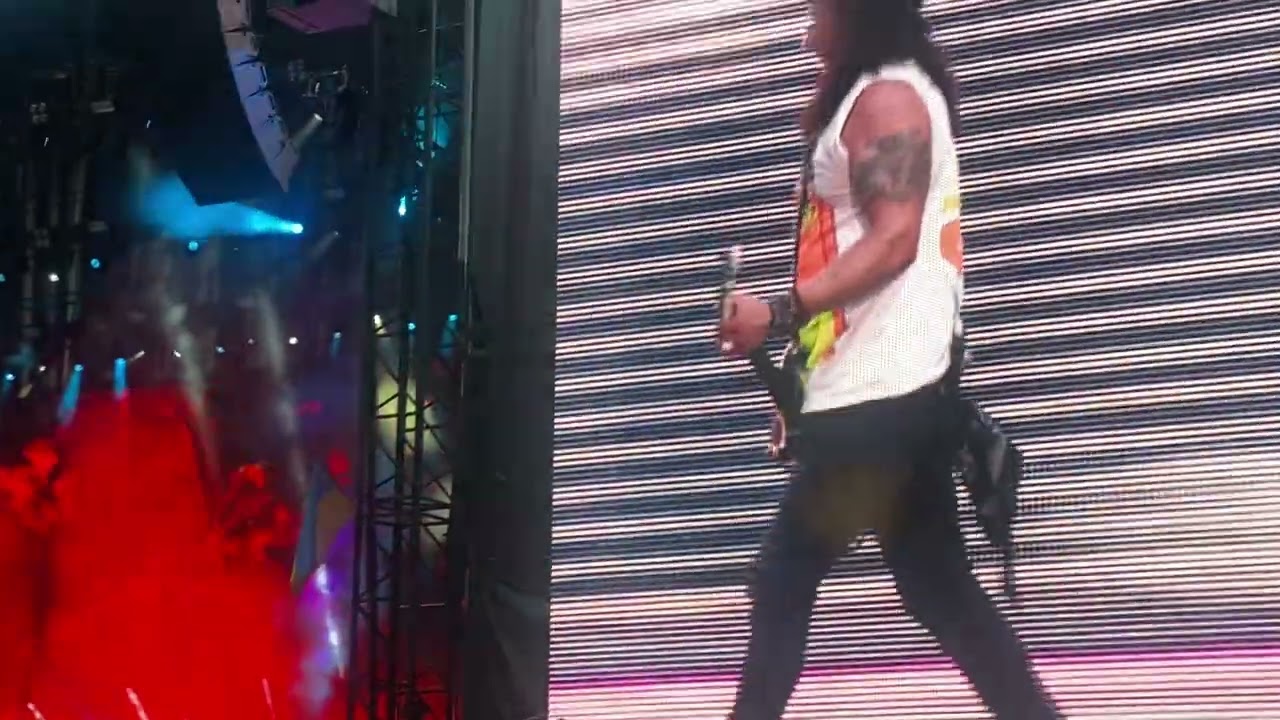 Guns N’ Roses - Walk all over you (ACDC Cover) Live@San siro (Milano) - 10 Luglio 2022 [4K]