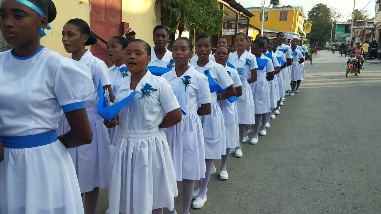 Cérémonie de prise de coiffe . sciences des infirmières (FNDPS) ds le departemant de la grand'Anse .