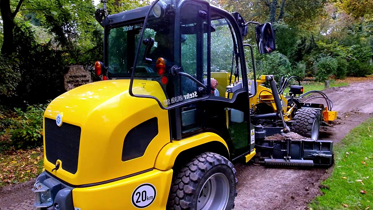 stehr minigrader - road maintenance with compacting in a cemetery