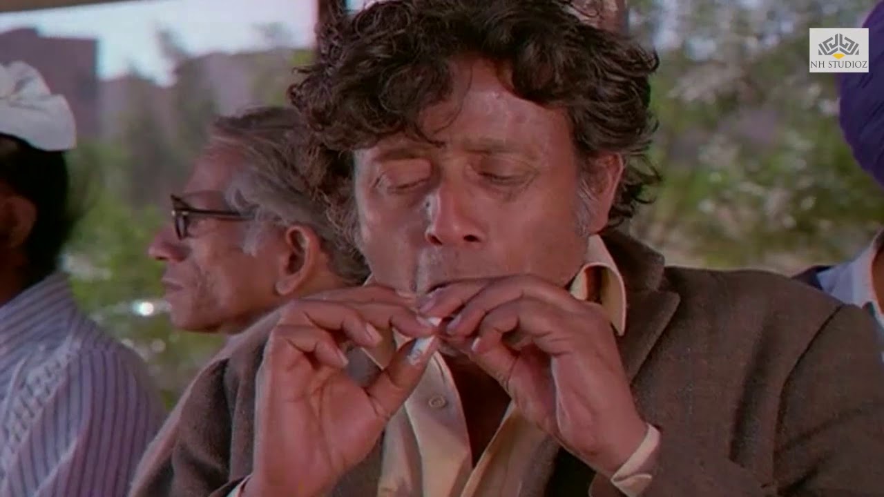 Nilu Phule Smart Trike to get Cigarette Scene From Zara Si Zindagi ज़रा सी ज़िन्दगी