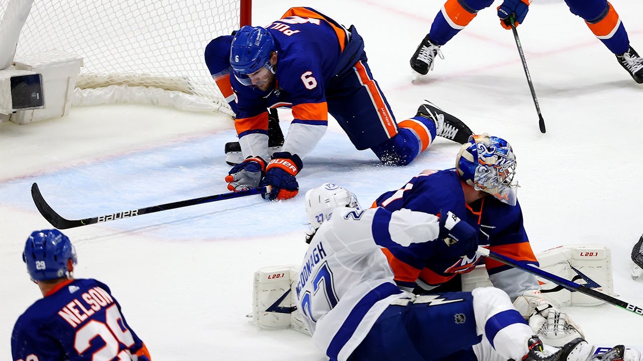 Pulock makes goal-line block to deny Lightning at buzzer
