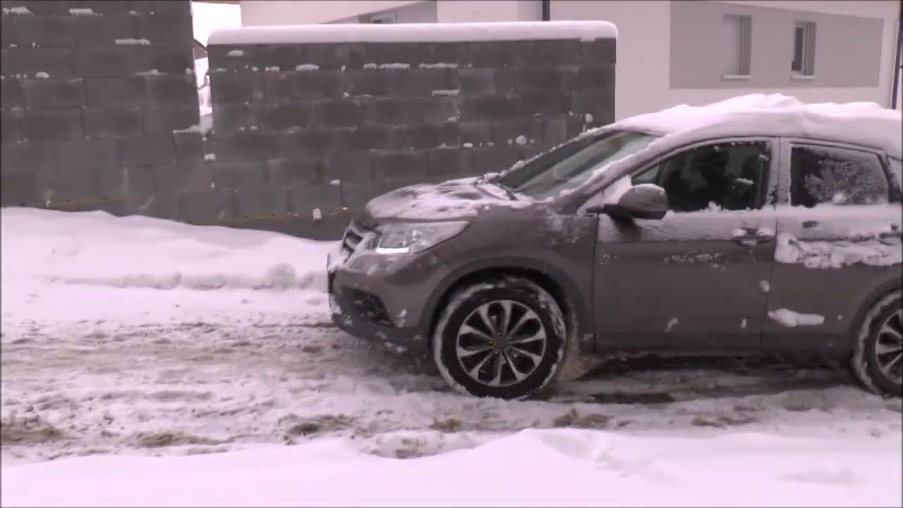 CR-V AWD w śniegu pod g&oacute;rkę | Yokohama BluEarth V905 | Deep snow