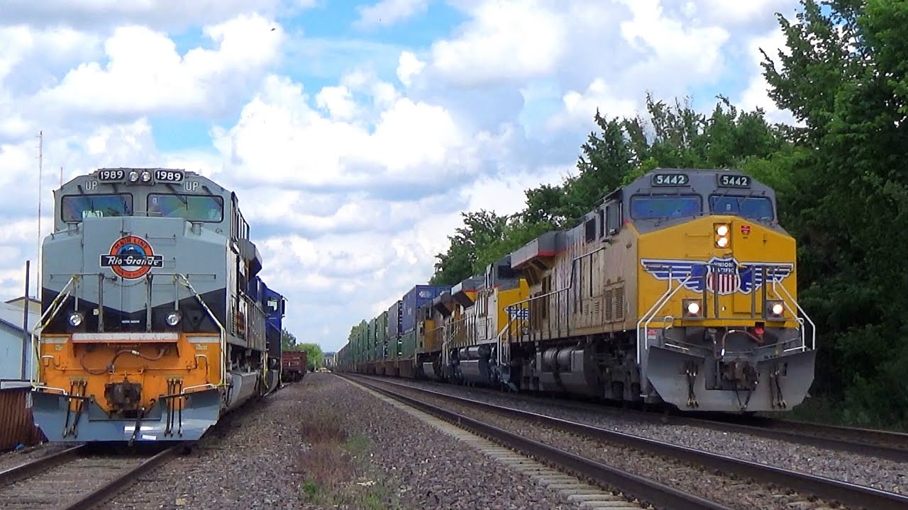 Awesome Railfanning at Rochelle Railroad Days 2016!