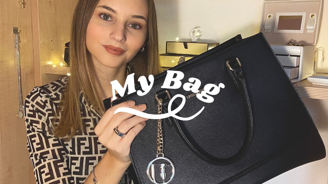 COSA C’È nella mia BORSA? | WHAT’S in my BAG? | Gloria