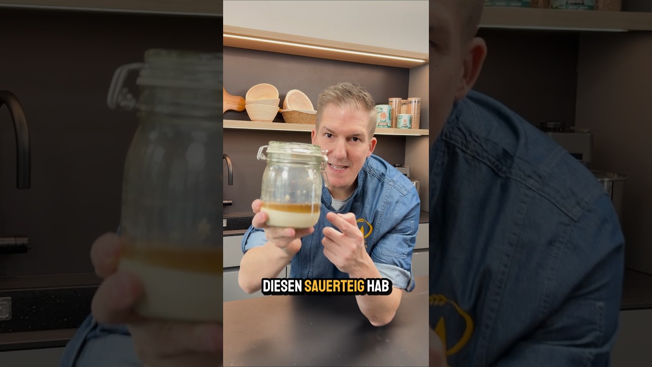 Was passiert, wenn man Sauerteig 1 Jahr ignoriert? Rettung möglich?#shorts #lievitomadre #sauerteig