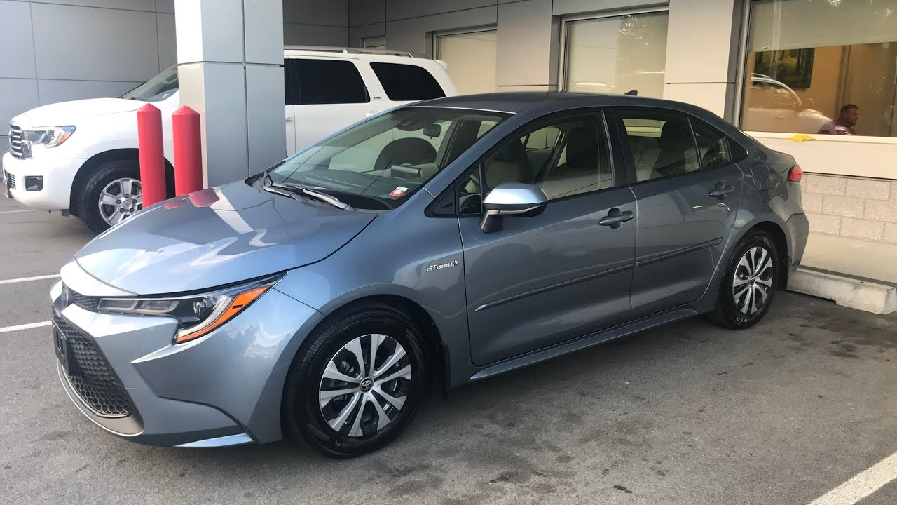 Плановое ТО гибридного автомобиля Toyota Corolla (30 000 миль).