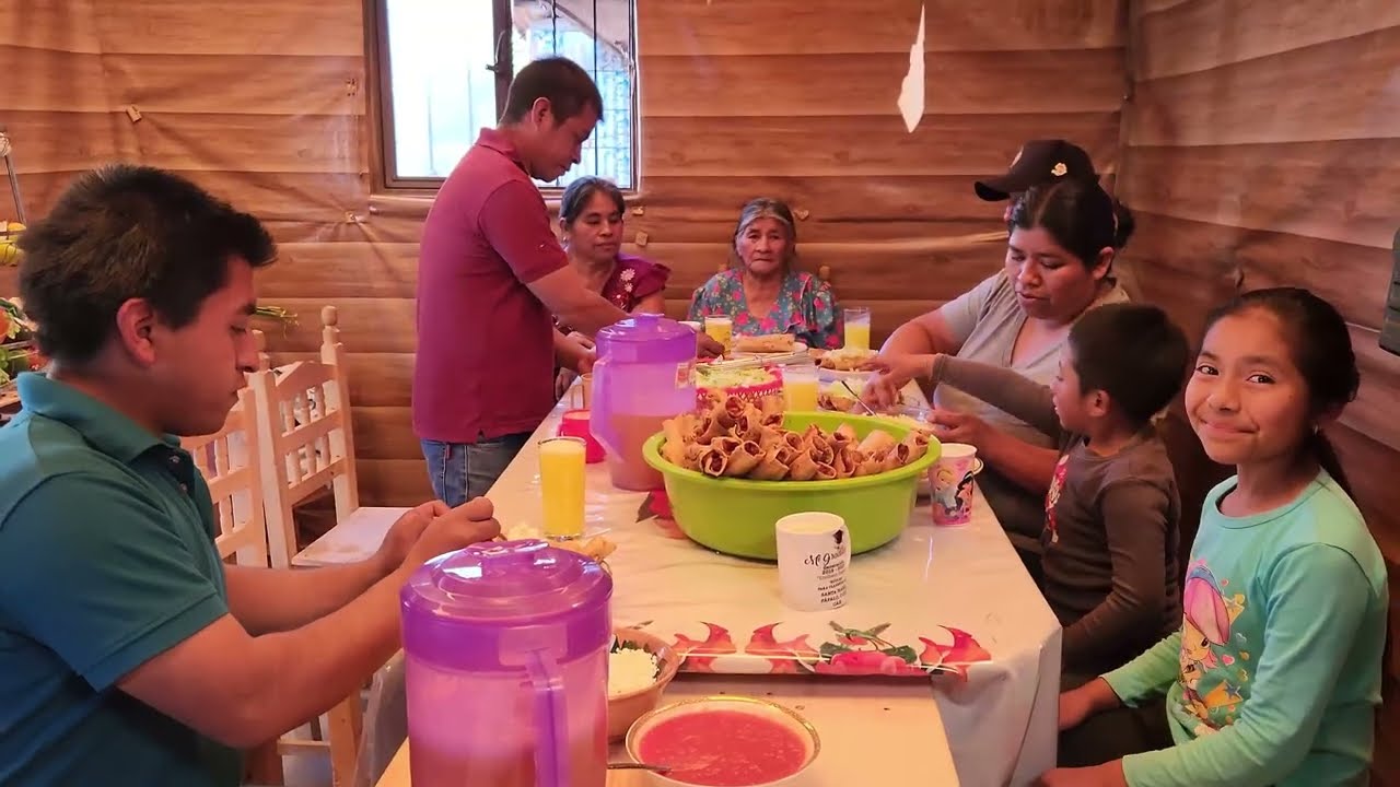 ✅️😀En el dia de san valentin disfrutamos de exquisitos antijitos en familia 😋😋