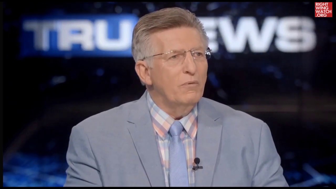 RWW News: Rick Wiles Says Dems Will 'Hunt Down and Shoot' Conservatives If They Lose the Election